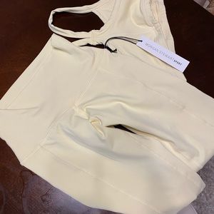 Morgan Stewart buttercream leggings in size small